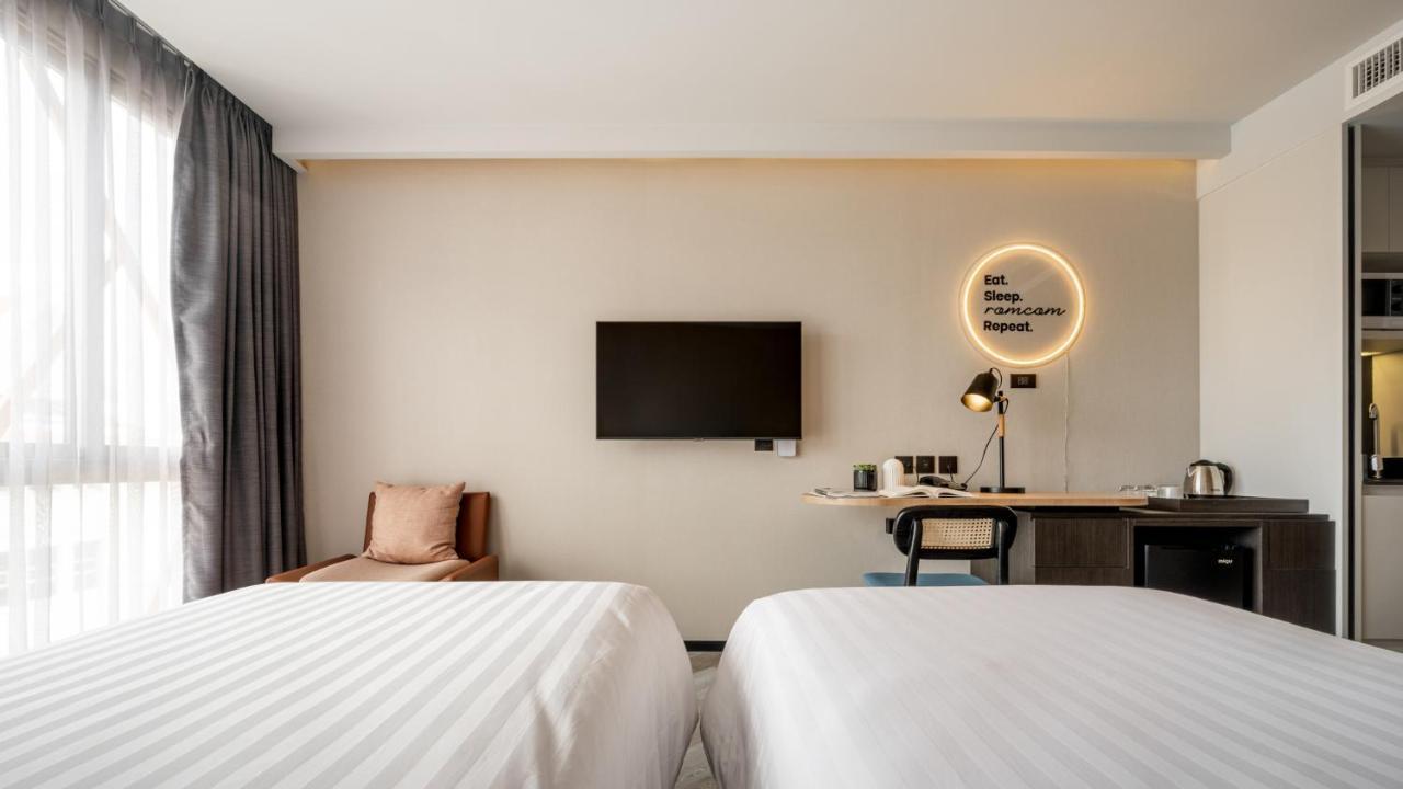 בנגקוק Seekers Finders Rama IV Hotel Surestay Collection By BW מראה חיצוני תמונה