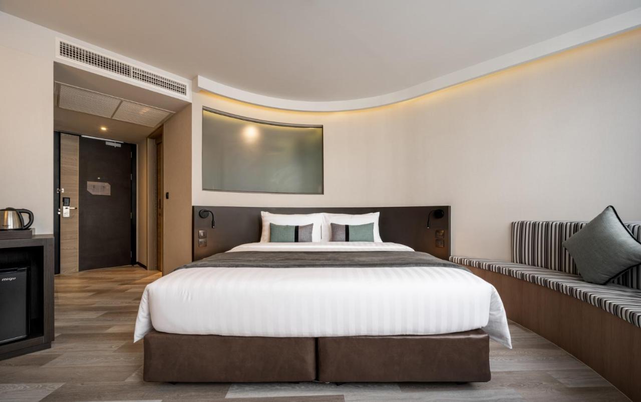 בנגקוק Seekers Finders Rama IV Hotel Surestay Collection By BW מראה חיצוני תמונה