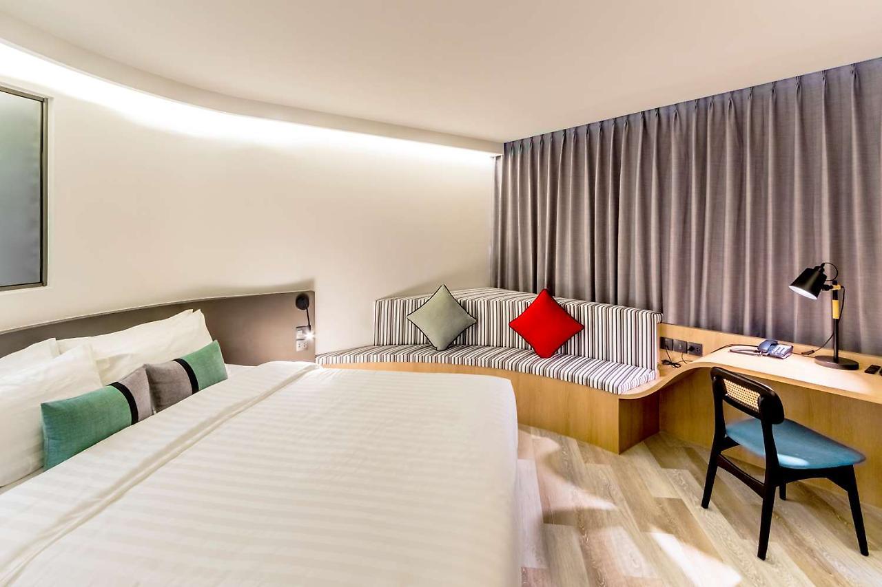 בנגקוק Seekers Finders Rama IV Hotel Surestay Collection By BW מראה חיצוני תמונה